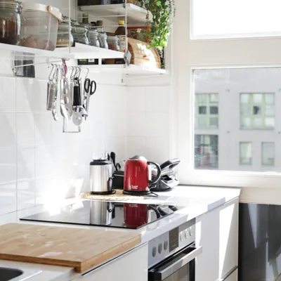 Cuisine-illumine-par-rayons-de-soleil Cuisine-illumine-par-rayons-de-soleil
